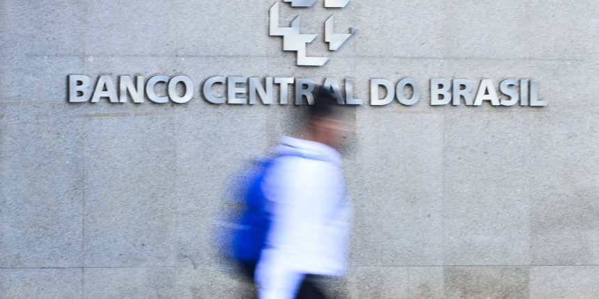 contas-publicas-tem-deficit-de-r$-7,3-bilhoes-em-setembro