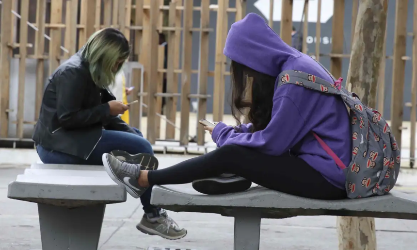 escolas-de-sp-terao-lugares-para-guardar-o-celular?-entenda