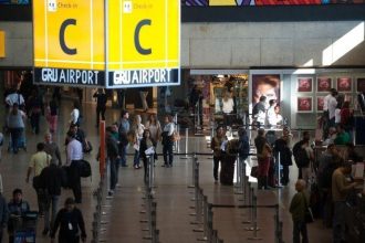 assaltantes-roubam-pecas-para-celulares-em-terminal-do-aeroporto-de-guarulhos