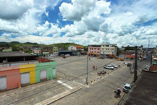 ipiau:-video-mostra-veiculo-modelo-fiat-uno-sendo-furtado-no-centro-da-cidade