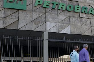 petrobras-aprova-pagamento-de-r$-20-bilhoes-aos-acionistas