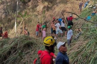 acidente-com-onibus-em-ribanceira-deixa-ao-menos-17-mortos-em-alagoas