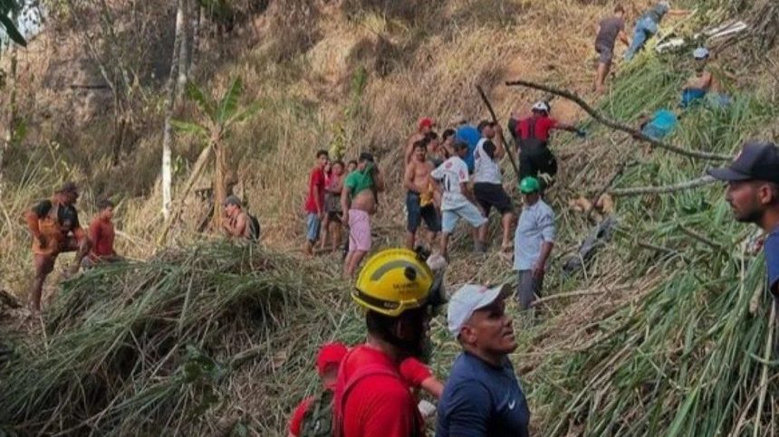 acidente-com-onibus-em-ribanceira-deixa-ao-menos-17-mortos-em-alagoas