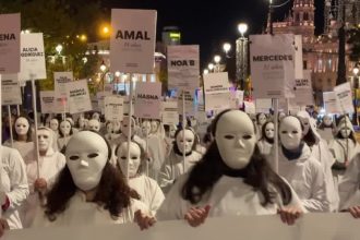 milhares-de-pessoas-marcham-pela-eliminacao-da-violencia-contra-mulheres-na-espanha