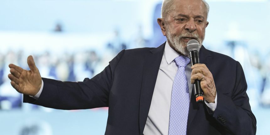 lula-promete-programa-para-construcao-de-banheiros