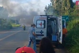 ubata:-ambulancia-sofre-principio-de-incendio-na-br-101-durante-transporte-de-pacientes