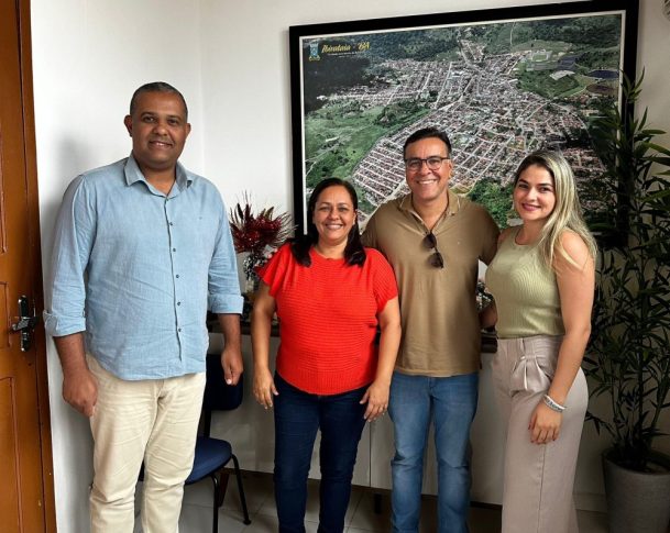 ibirataia:-futuca-realiza-visita-tecnica-a-secretarias-municipais;-prefeito-eleito-vai-propor-reforma-administrativa