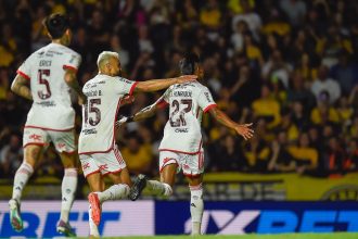 flamengo-bate-criciuma-e-ajuda-fluminense-na-luta-contra-rebaixamento