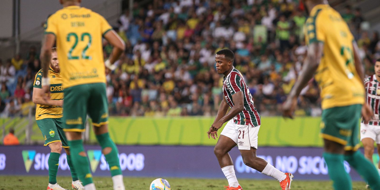 fluminense-recebe-o-cuiaba-podendo-se-garantir-na-serie-a-em-2025