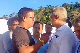 governador-da-bahia-evita-questionamento-sobre-seguranca-publica-durante-visita-a-nova-ibia