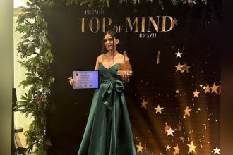 carolaine-paixao-natural-de-ipiau-e-bicampea-do-premio-top-of-mind-brasil-como-nail-designer-e-instrutora