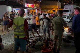 mulher-se-joga-na-frente-de-carro-na-br-330-em-barra-do-rocha