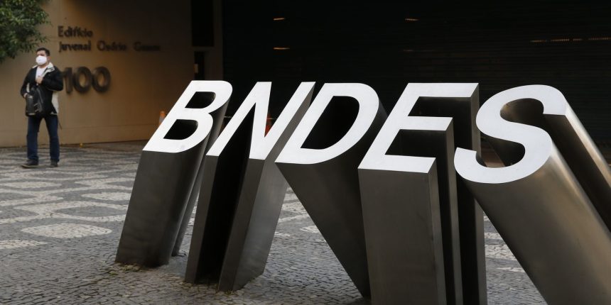 bndes-financia-r$-1,1-bi-para-exportacao-de-jatos-pela-embraer