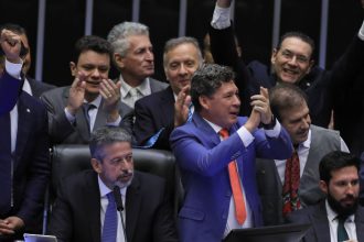 camara-aprova-tributacao-minima-de-15%-sobre-lucro-de-multinacionais