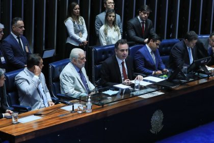 congresso-promulga-emenda-a-constituicao-para-corte-de-gastos-publicos