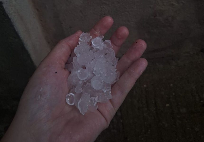 grande-sao-paulo-tem-chuva-forte,-alagamentos-e-granizo-“do-tamanho-de-bola-de-pingue-pongue”