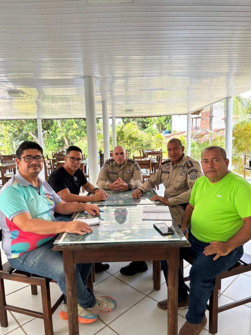 prefeito-de-itacare-discute-seguranca-publica-com-policias-militar-e-civil,-e-garante-monitoramento-de-video-para-as-festas-de-final-de-ano