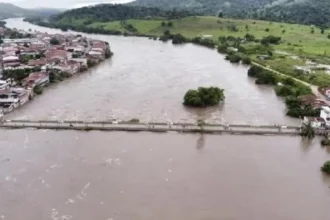 barra-do-rocha:-adolescente-morre-afogado-no-rio-de-contas