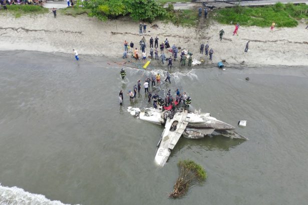 “retiramos-as-criancas-do-aviao-pelas-janelas”,-diz-major-dos-bombeiros-sobre-acidente-em-ubatuba