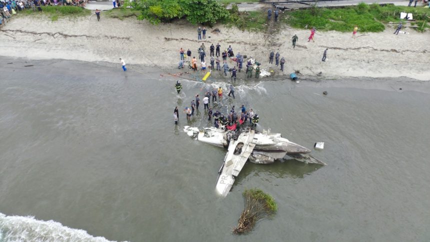 “retiramos-as-criancas-do-aviao-pelas-janelas”,-diz-major-dos-bombeiros-sobre-acidente-em-ubatuba