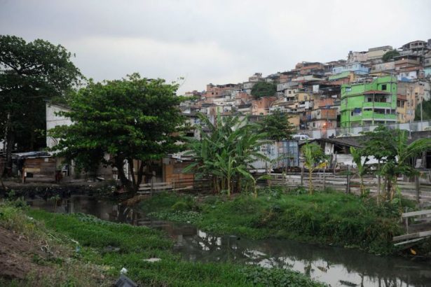 pm-faz-grande-operacao-contra-o-crime-organizado-no-complexo-da-mare,-no-rj