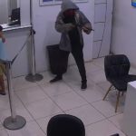 video-flagra-assalto-a-correspondente-bancario-no-centro-de-itamaraju