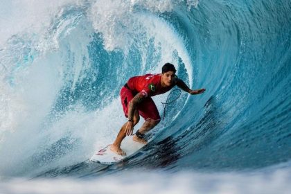 gabriel-medina-lesiona-ombro-e-perde-temporada-2025-da-wsl