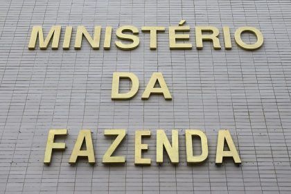 deficit-primario-cai-88,7%-em-novembro,-para-r$-4,515-bilhoes