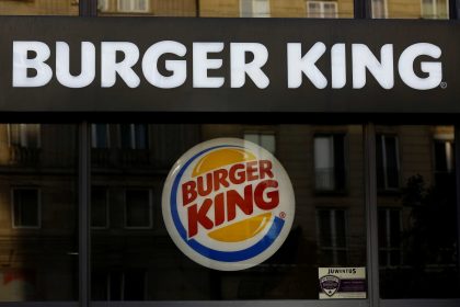 burger-king-dara-sanduiche-de-graca-para-advogados,-em-nova-campanha-de-marketing