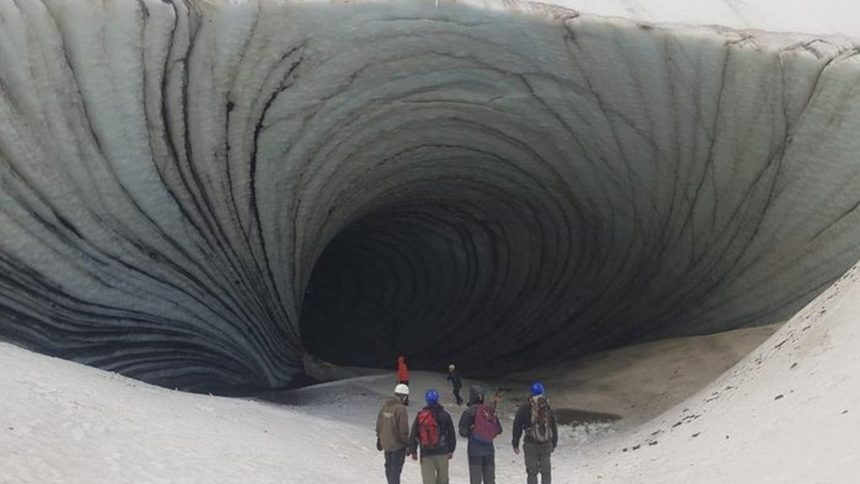 ‘caverna-de-gelo’-onde-brasileiro-morreu-em-2022-desmorona-na-argentina