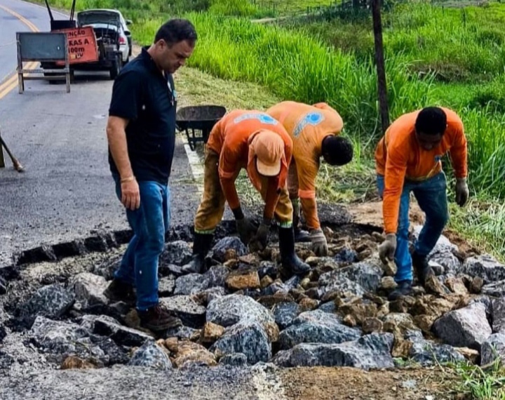 prefeitura-de-itapitanga-age-rapido-e-recupera-trecho-da-ba-651-apos-danos-causados-pelas-chuvas