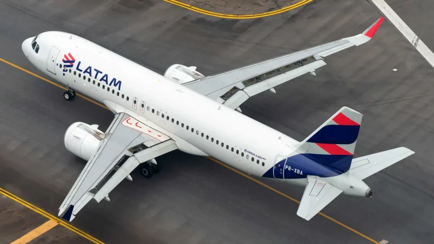 aviao-da-latam-declara-emergencia-apos-decolar-de-brasilia-e-faz-pouso-forcado