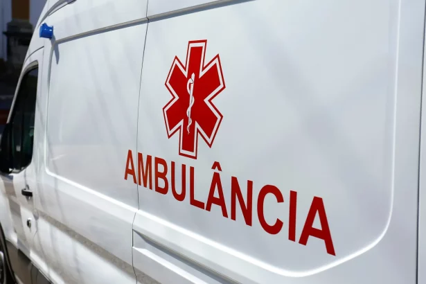 equipe-medica-e-paciente-morrem-em-acidente-com-ambulancia-no-parana