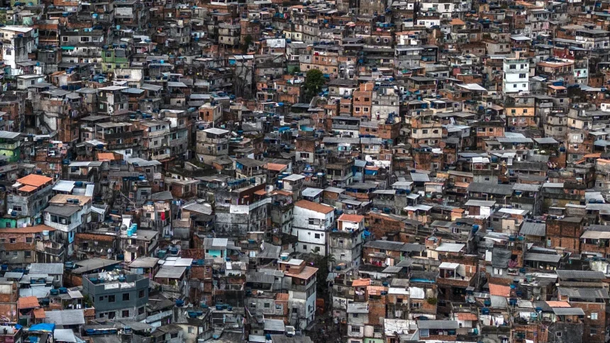 favelas-tem-maior-proporcao-de-templos-religiosos-do-que-o-resto-das-cidades,-mostra-pesquisa