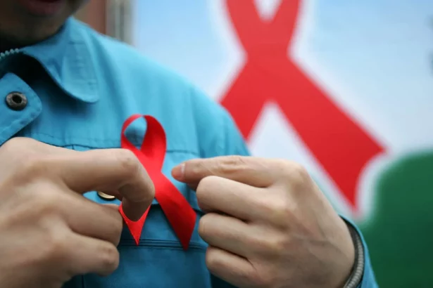 numero-de-casos-de-hiv-sobe-no-brasil;-mortalidade-cai