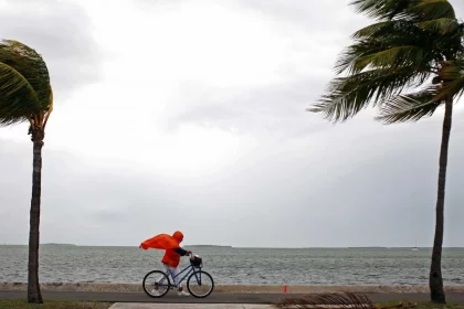 inmet-emite-alerta-para-chuvas-intensas-e-ventos-de-ate-60-km/h-no-brasil