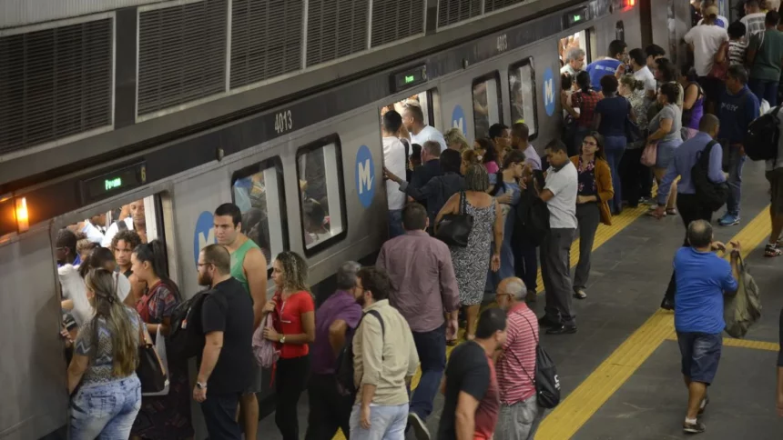 homem-e-detido-com-faca-no-metro-de-sao-paulo