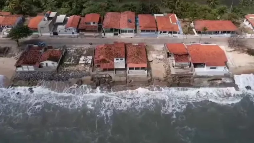 cidade-da-paraiba-declara-estado-de-calamidade-publica-apos-avanco-do-mar-sobre-casas