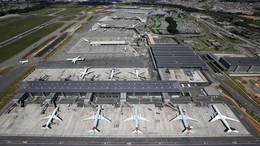 apos-mais-de-cinco-horas-de-tiroteio-e-morte,-aeroporto-de-guarulhos-retoma-rotina