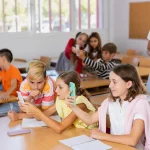 comissao-de-educacao-aprova-projeto-que-proibe-celular-em-escolas