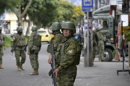 quatro-adolescentes-detidos-por-militares-sao-achados-mortos-no-equador