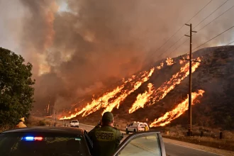 novos-incendios-voltam-a-atingir-los-angeles;-31-mil-pessoas-evacuadas