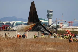 aviao-colide-em-aeroporto,-explode-e-deixa-179-mortos-na-coreia-do-sul