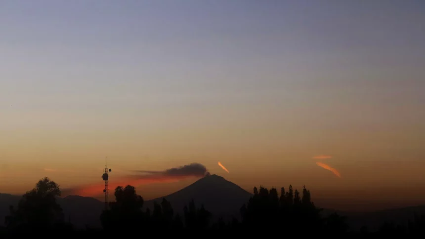 vulcao-popocatepetl-entra-em-atividade-no-mexico.-veja-as-imagens