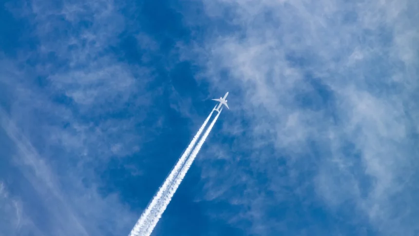 aviao-da-swiss-faz-pouso-de-emergencia-apos-fumaca-tomar-aeronave