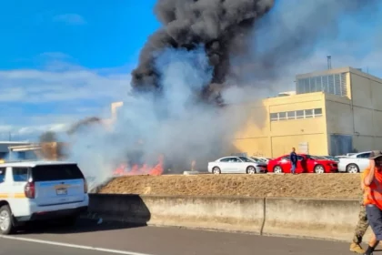 aviao-perde-controle-e-cai-sobre-predio-no-havai;-video