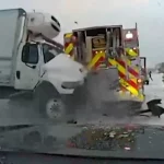 caminhao-bate-em-carro-dos-bombeiros-nos-estados-unidos;-video