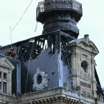 violento-incendio-destroi-parte-da-prefeitura-em-paris;-veja-o-video