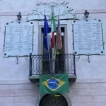 brasileiro-denuncia-prefeito-italiano-que-usou-bandeira-como-protesto