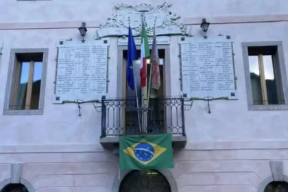 brasileiro-denuncia-prefeito-italiano-que-usou-bandeira-como-protesto